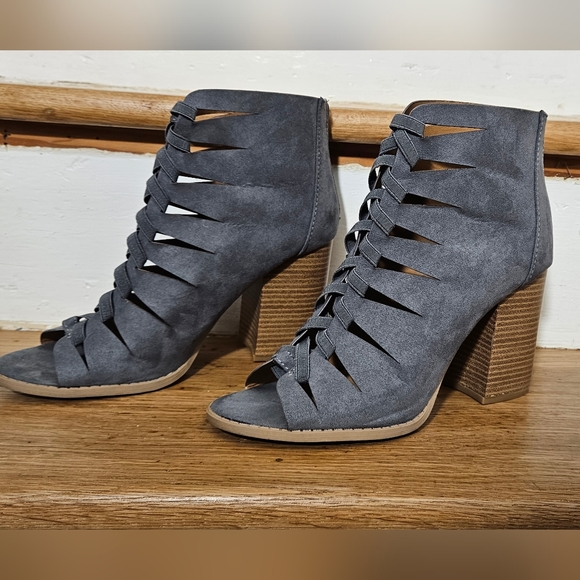 Blue Suede Heels - Picture 3 of 5